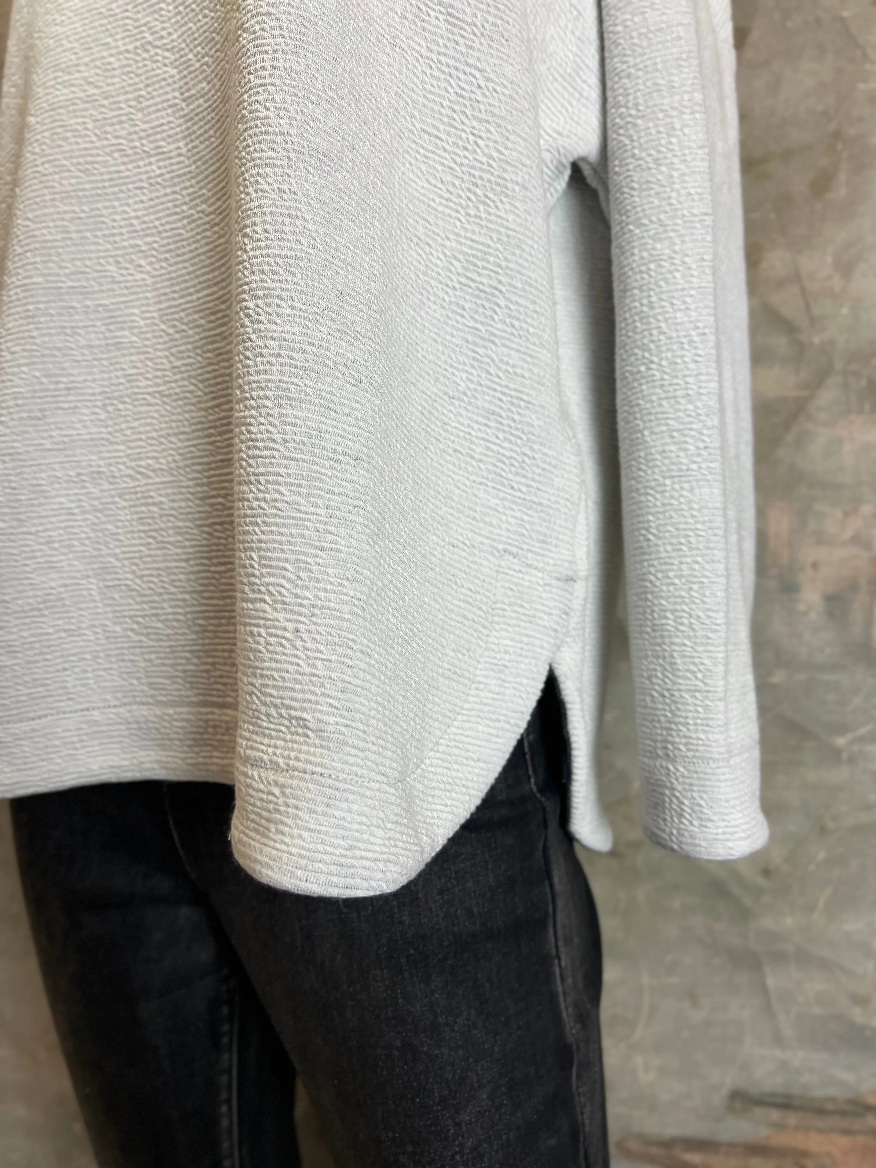 1525 Yolanda Top