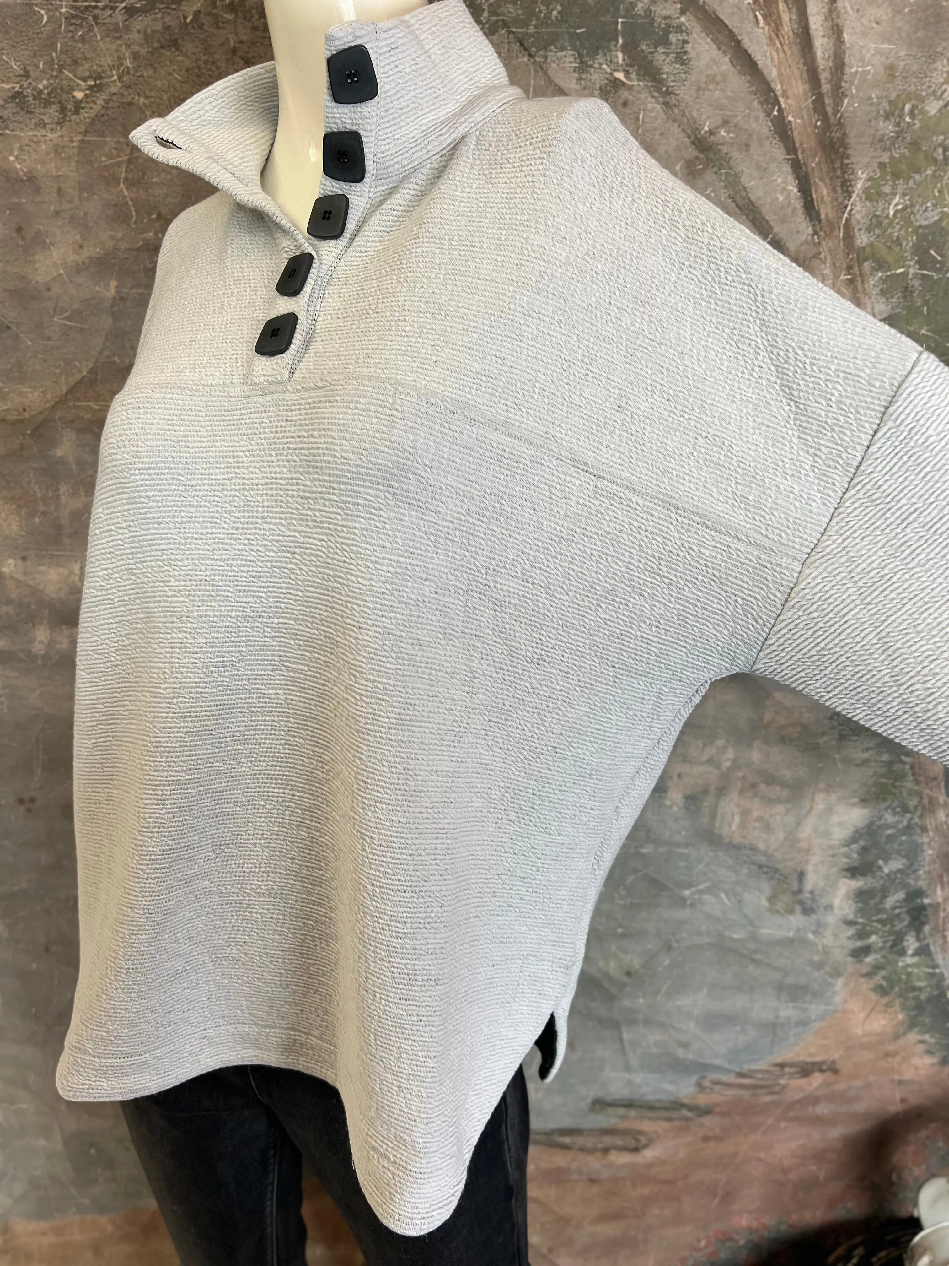 1525 Yolanda Top