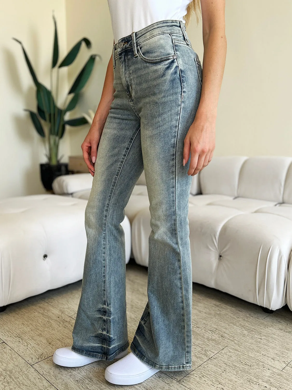 Classic High-Waisted Flared Jeans